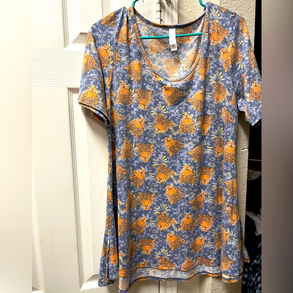 Guc leopard face tee